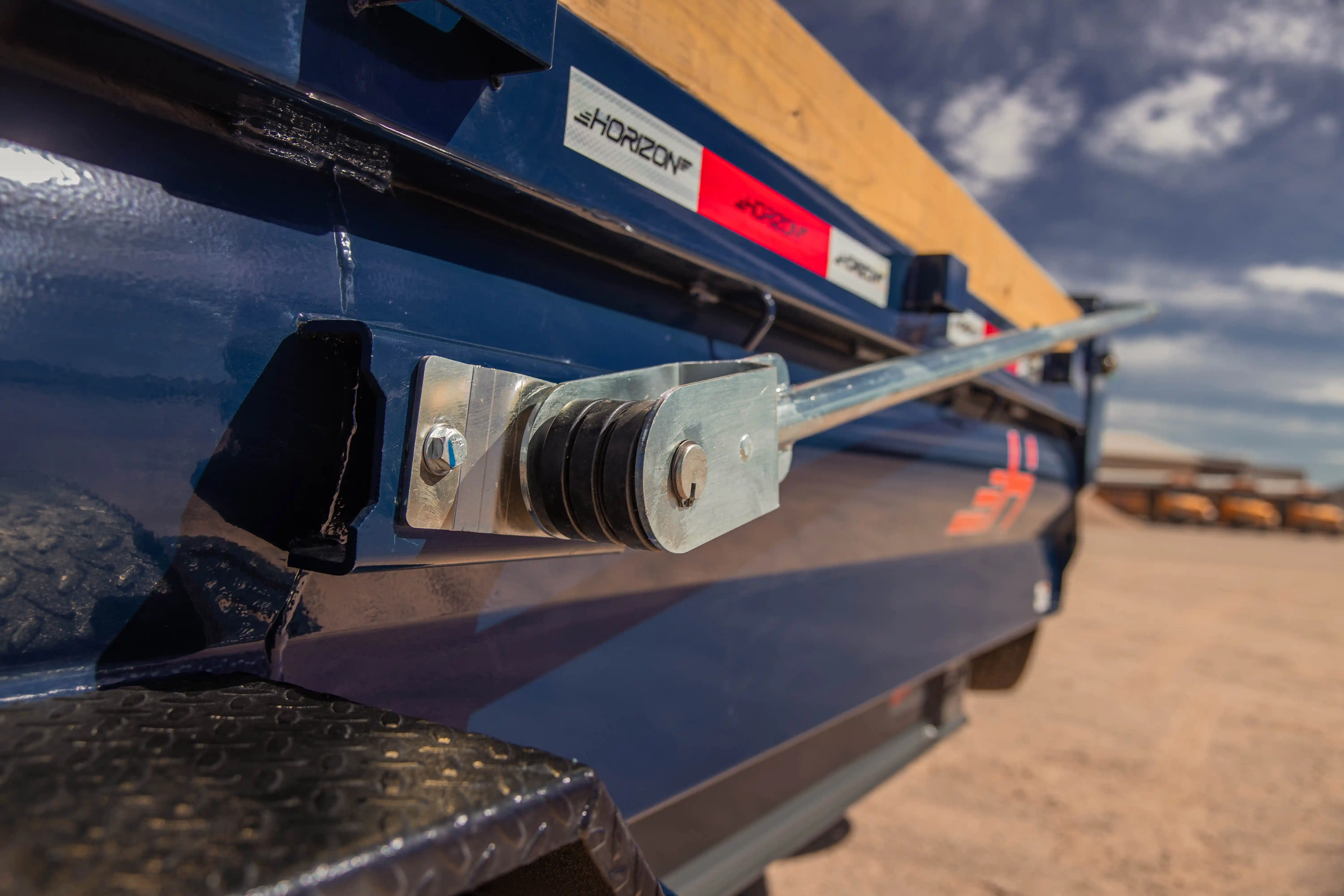 horizon trailers img